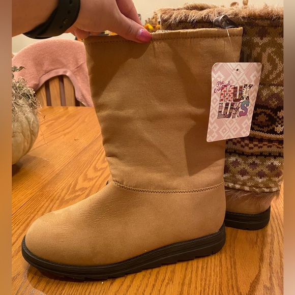 Muk Luks Women's Reversible Andrea Sweater Boot - Picture 4 of 6